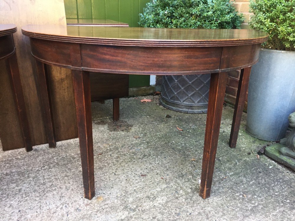 Highly versatile C18th George III period mahogany D-ended dining table with various configuration options in 'as found' country-house condition. View XXI