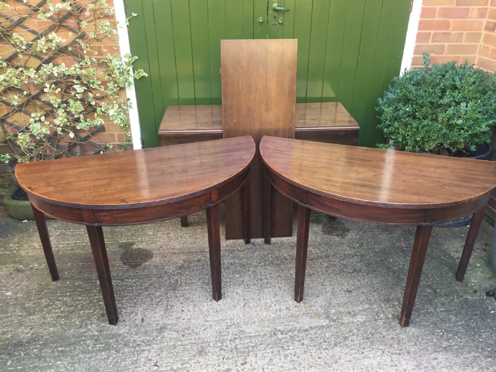 Highly versatile C18th George III period mahogany D-ended dining table with various configuration options in 'as found' country-house condition. View XXIII