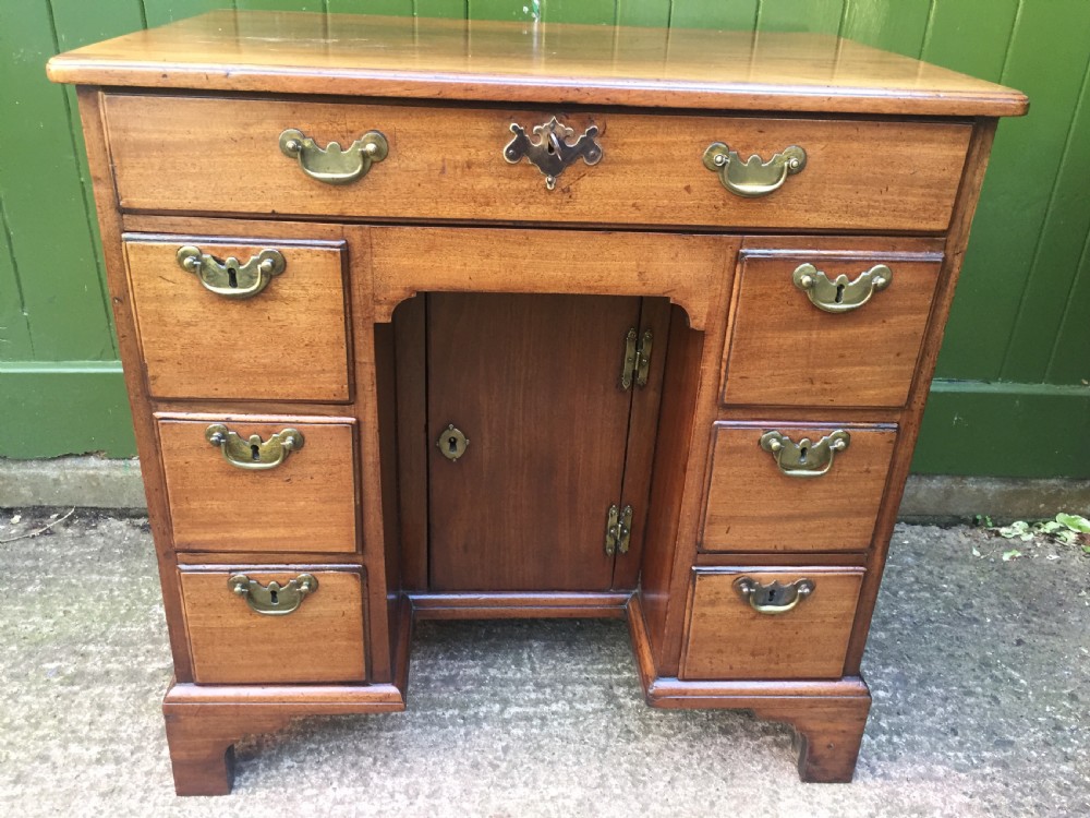 C18th George II period mahogany knee-hole desk of small proportions. View VI