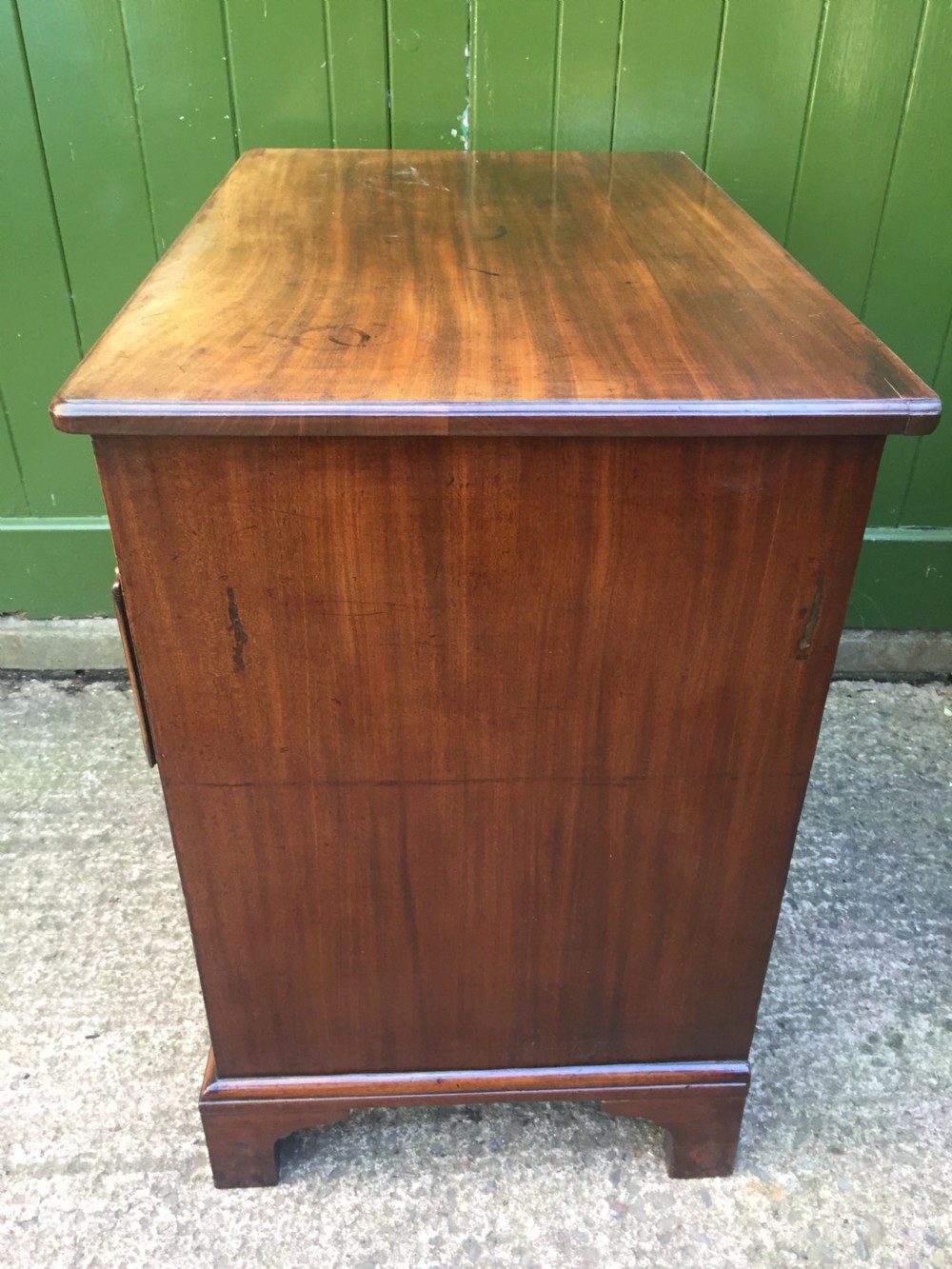 C18th George II period mahogany knee-hole desk of small proportions. View VIII