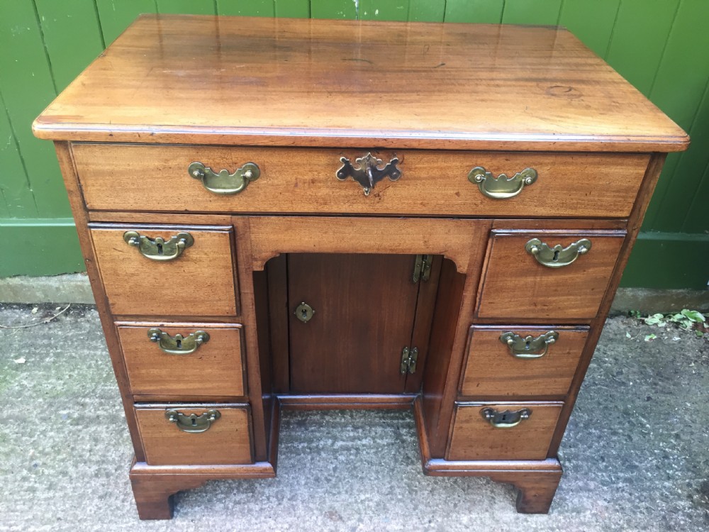 C18th George II period mahogany knee-hole desk of small proportions. View XV
