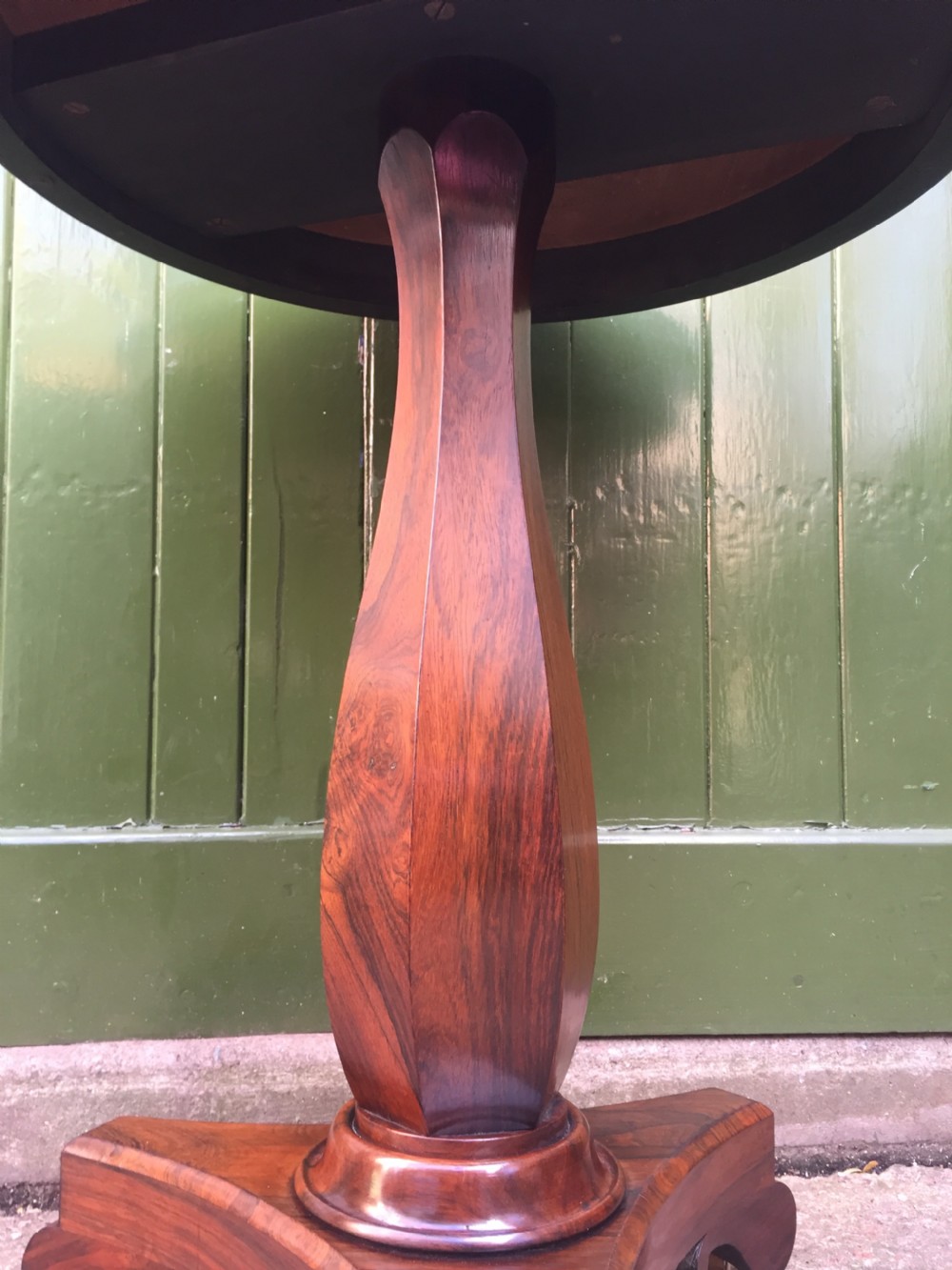 Early C19th George IV period rosewood circular pedestal table of outstanding quality. View VI