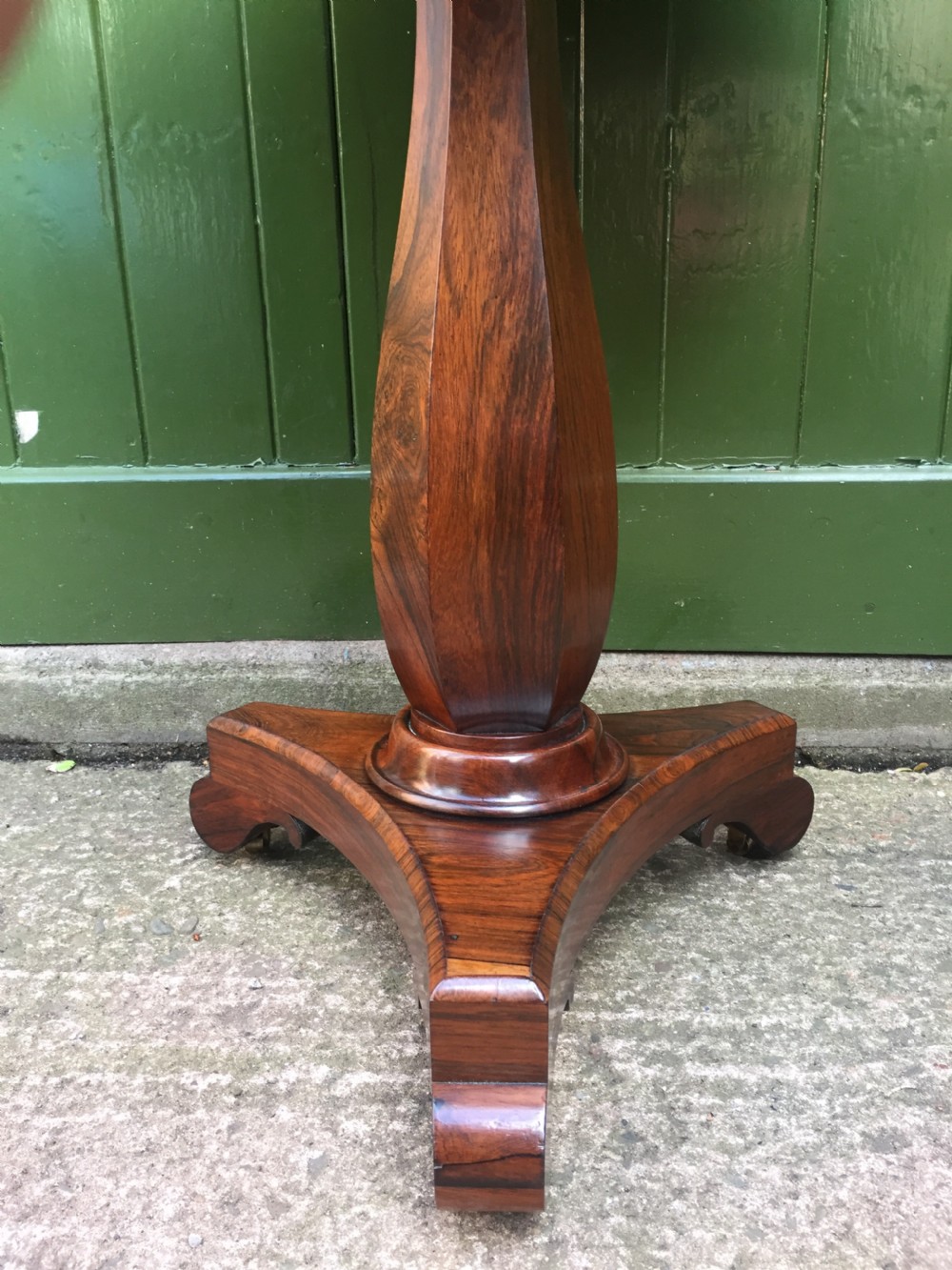 Early C19th George IV period rosewood circular pedestal table of outstanding quality. View VII