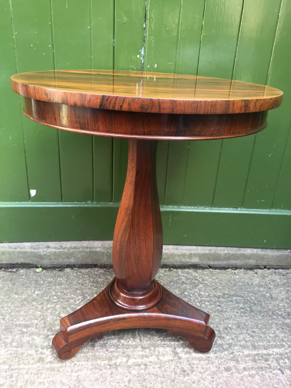 Early C19th George IV period rosewood circular pedestal table of outstanding quality. View XII