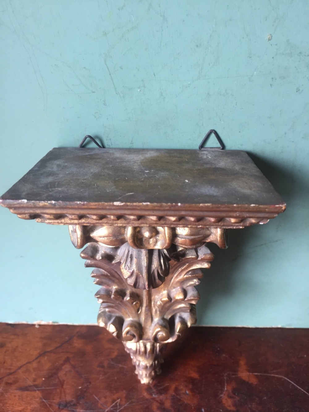 Finely carved pair of early C20th Italian giltwood display brackets or corbels. View VII