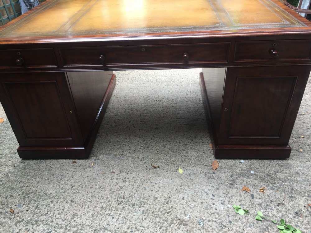 Superb documented early C19th mahogany double-sided 'partners' desk by M.Willson , London. View XXIX