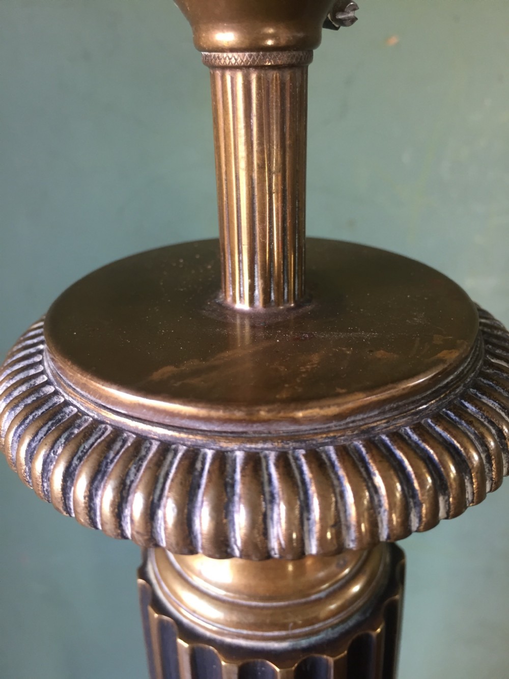 Late C19th French Empire style gilt-brass and tole-peinte table lamp by Hadrot, Paris. View XII