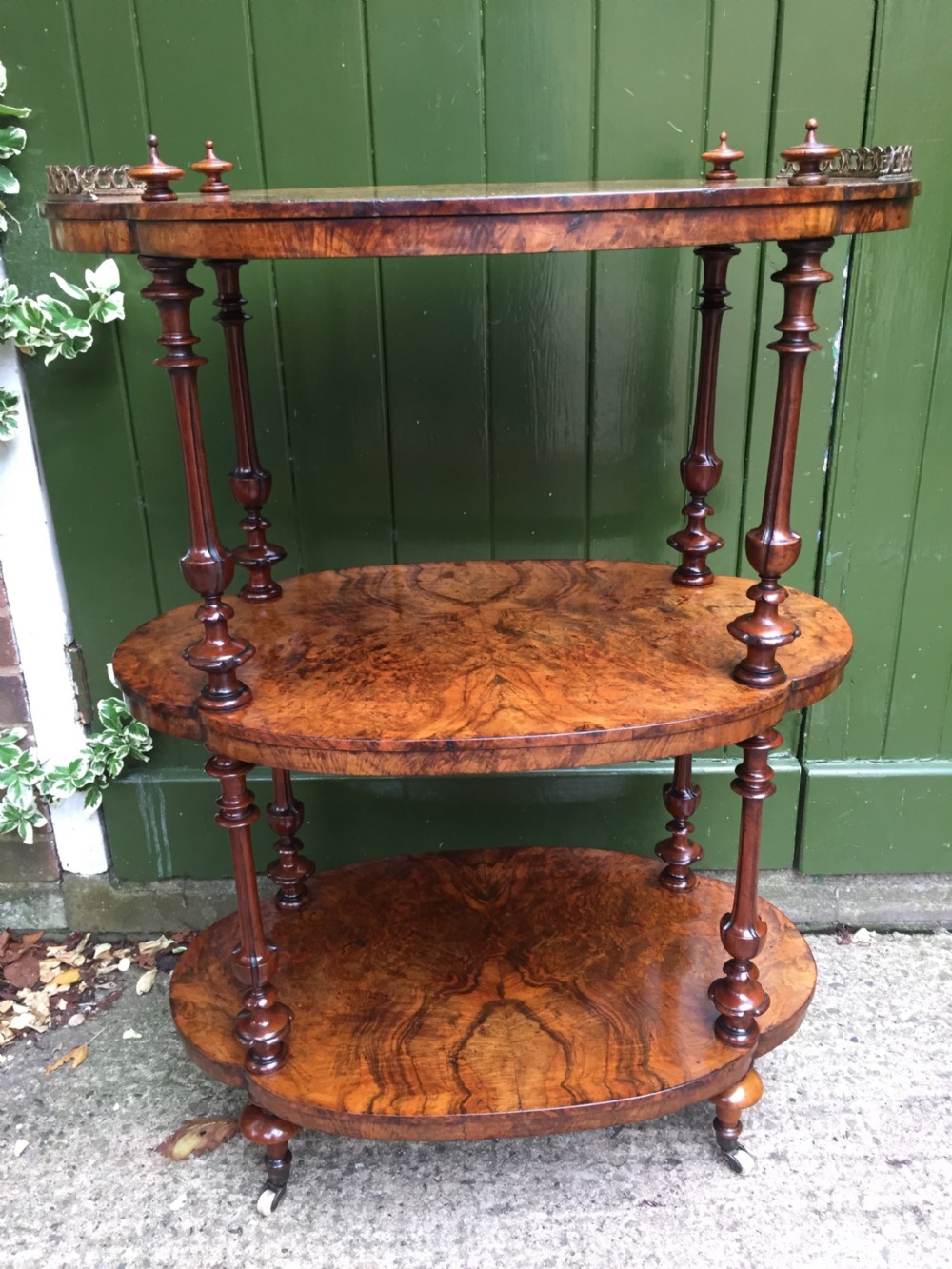 Mid C19th Victorian period burr walnut 3-tier 'whatnot' or etagere  View II
