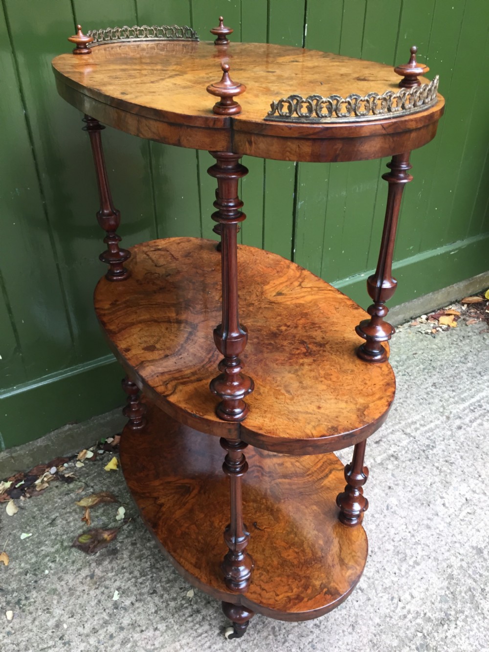 Mid C19th Victorian period burr walnut 3-tier 'whatnot' or etagere  View XV