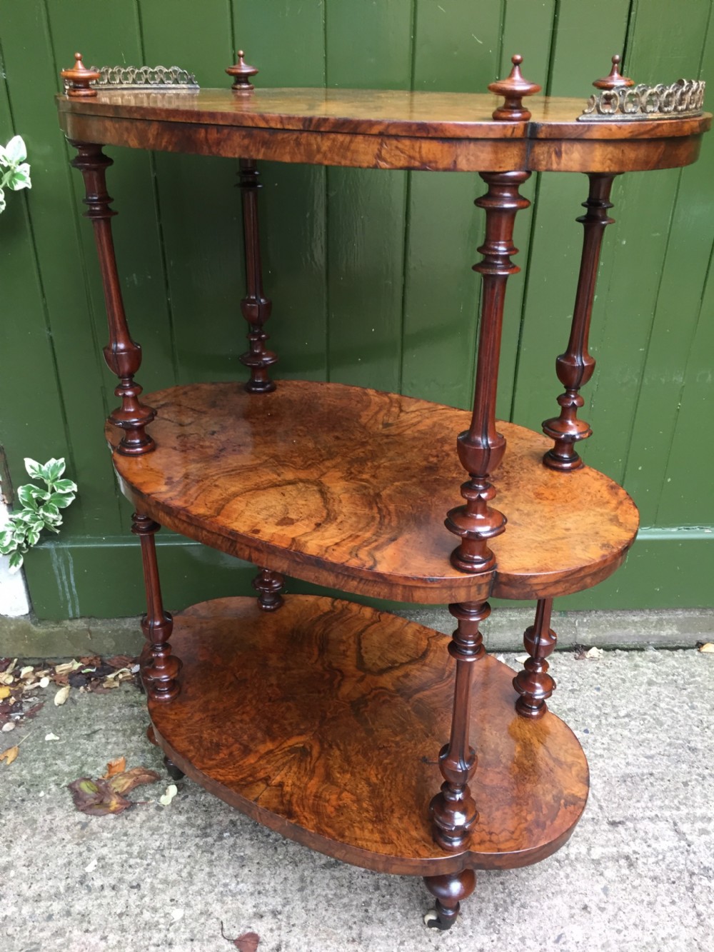 Mid C19th Victorian period burr walnut 3-tier 'whatnot' or etagere  View XIX