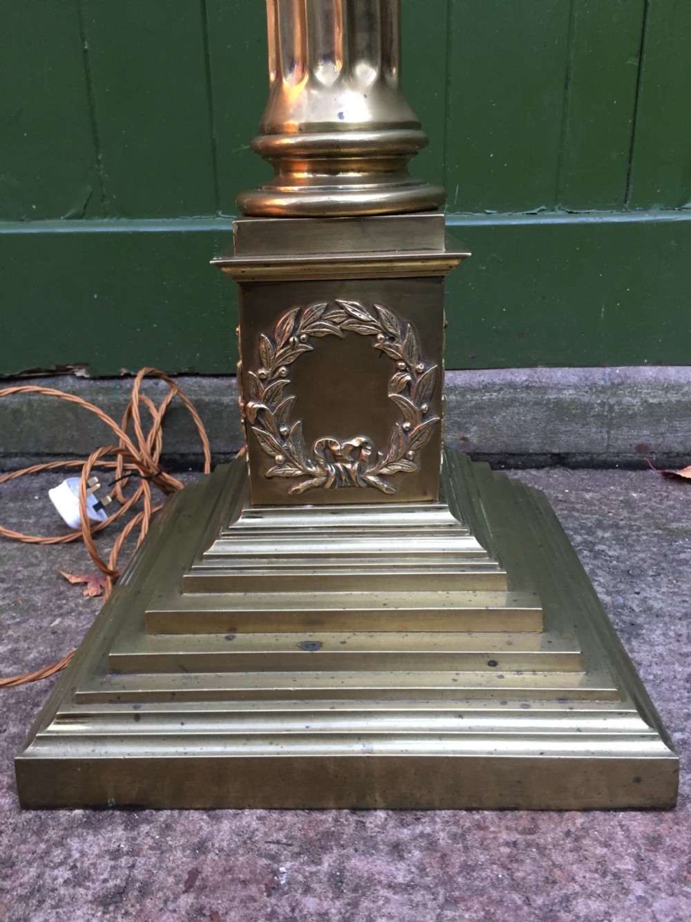Imposing late C19th/ early C20th Edwardian period brass Corinthian capped fluted column telescopic height standard lamp . View VI