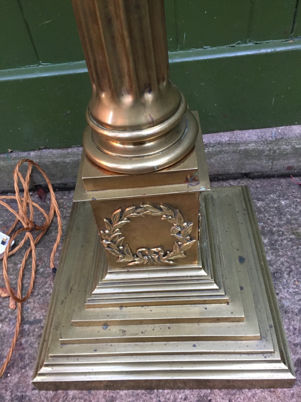 Imposing late C19th/ early C20th Edwardian period brass Corinthian capped fluted column telescopic height standard lamp . View XIII