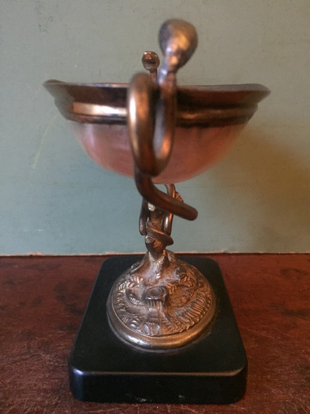 Pair of C19th French gilded bronze and shell dished tazzas or bonbonières. View X