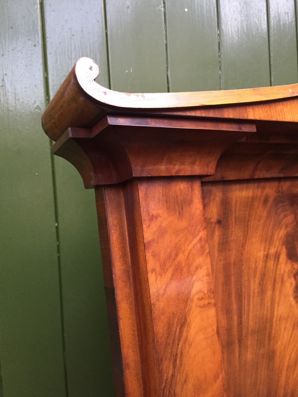 Early C19th Baltic region mahogany framed pier mirror with parcel-gilt column caps and bases . View IV