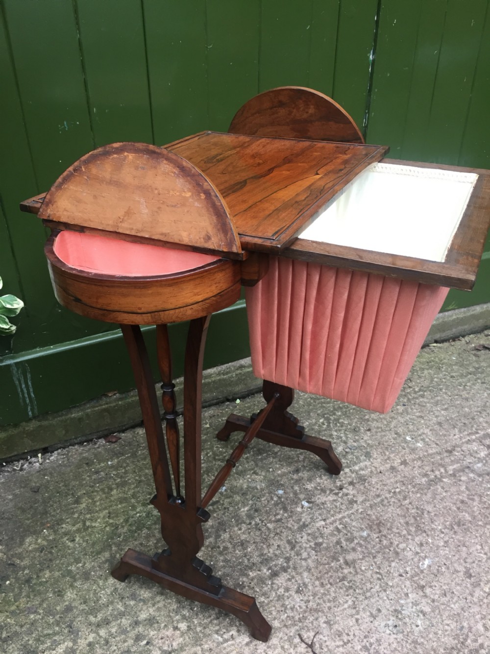 Elegant early C19th George IV period rosewood sewing or work table of Gillows design. View IV