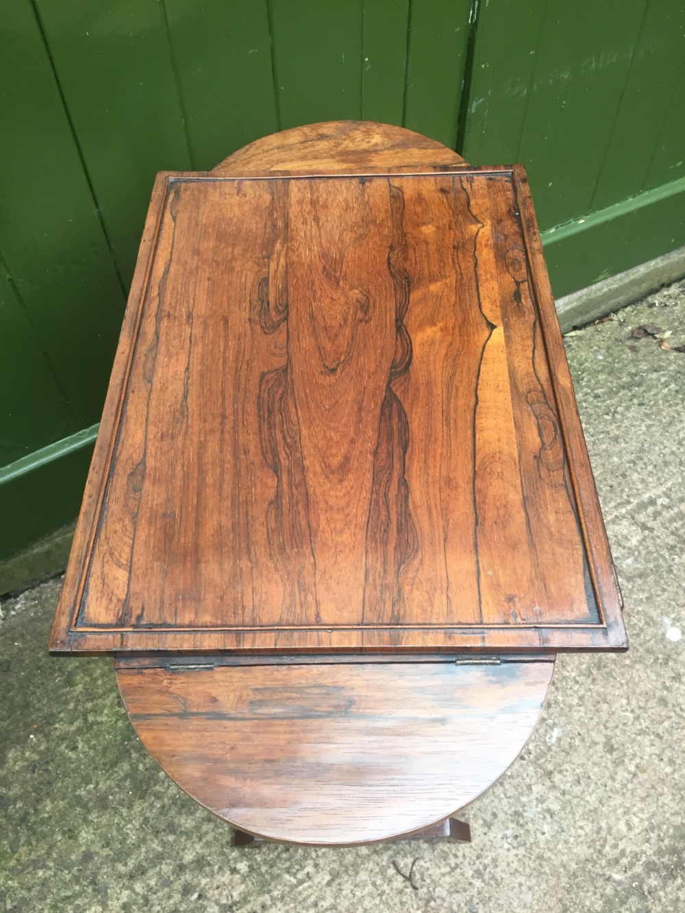 Elegant early C19th George IV period rosewood sewing or work table of Gillows design. View VII