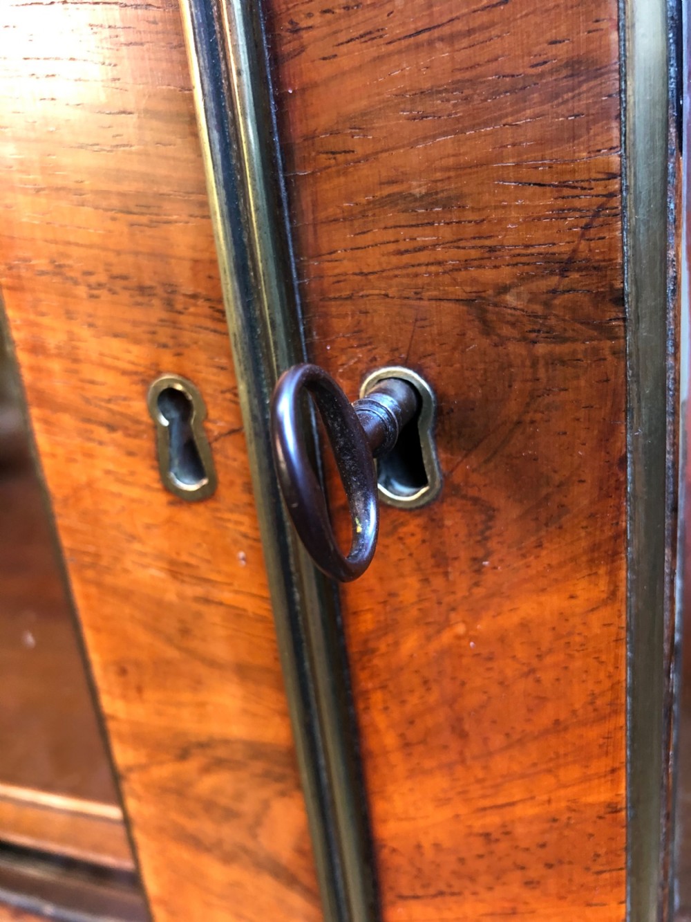 Early C19th Regency period rosewood and mahogany glazed ‘dwarf ‘ bookcase cabinet. View X