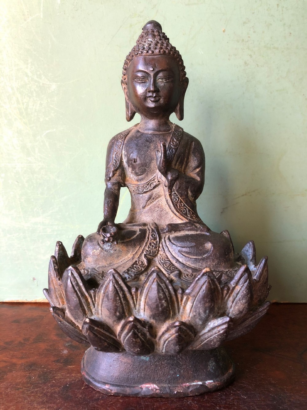 C19th Sino-Tibetan cast bronze study of Buddha Shakyamuni .