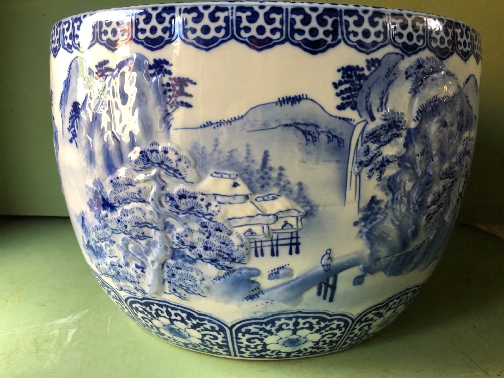 Large late C19th Japanese Meiji period porcelain jardiniere or fish-bowl . View VII