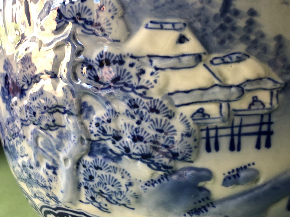 Large late C19th Japanese Meiji period porcelain jardiniere or fish-bowl . View VIII