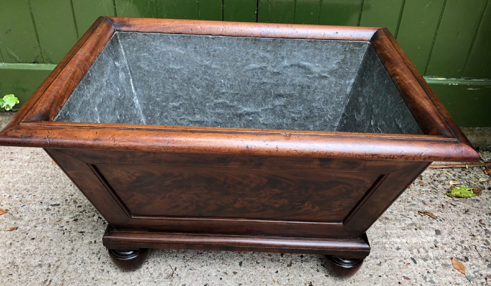 Fine early C19th Regency period mahogany open wine-cooler in the manner of Gillows. View II