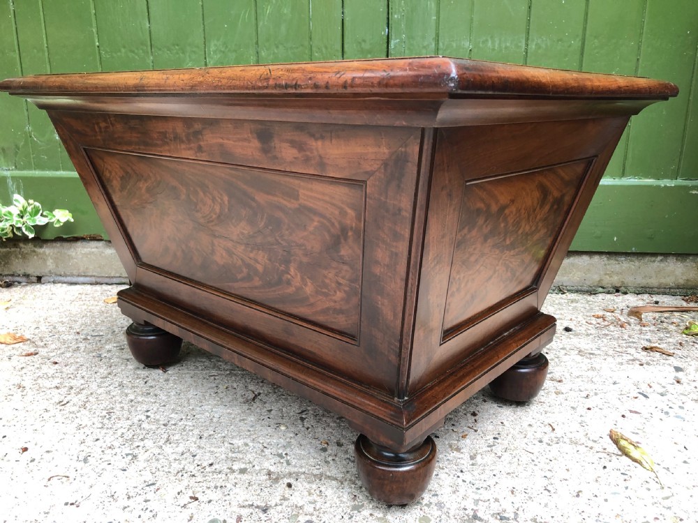 Fine early C19th Regency period mahogany open wine-cooler in the manner of Gillows. View IV