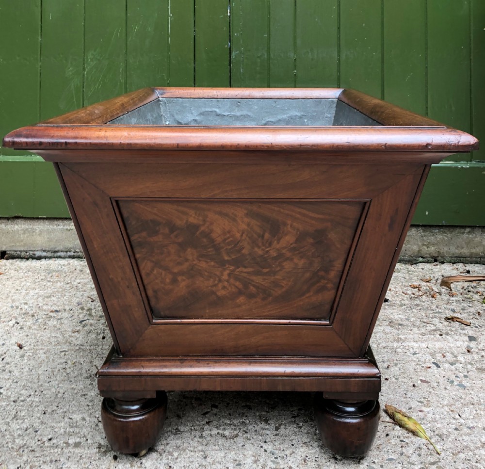 Fine early C19th Regency period mahogany open wine-cooler in the manner of Gillows. View VII