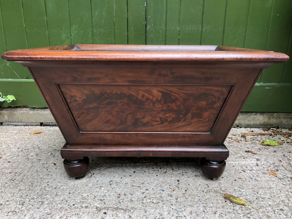 Fine early C19th Regency period mahogany open wine-cooler in the manner of Gillows. View XII