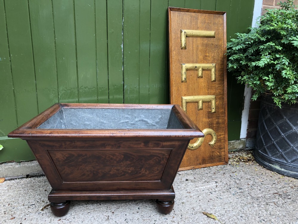 Fine early C19th Regency period mahogany open wine-cooler in the manner of Gillows. View XVII