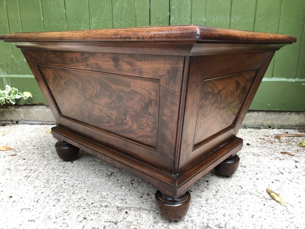 Fine early C19th Regency period mahogany open wine-cooler in the manner of Gillows. View XX