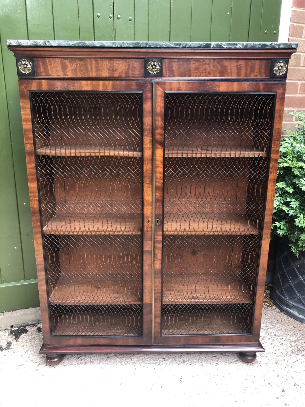 Early C19th George IV period mahogany floor-standing 2-door bookcase .