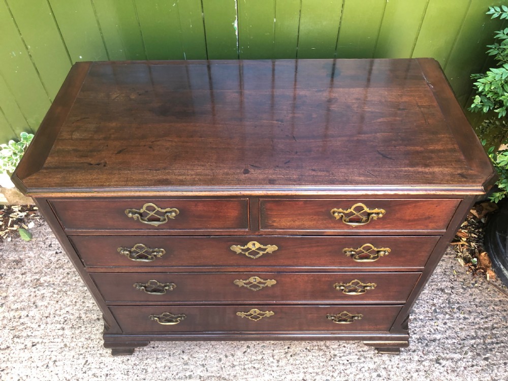 Mid C18th early George III Chippendale period mahogany chest of drawers. View VIII