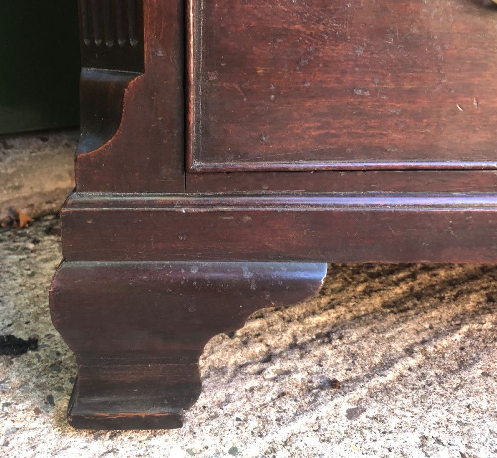 Mid C18th early George III Chippendale period mahogany chest of drawers. View XII