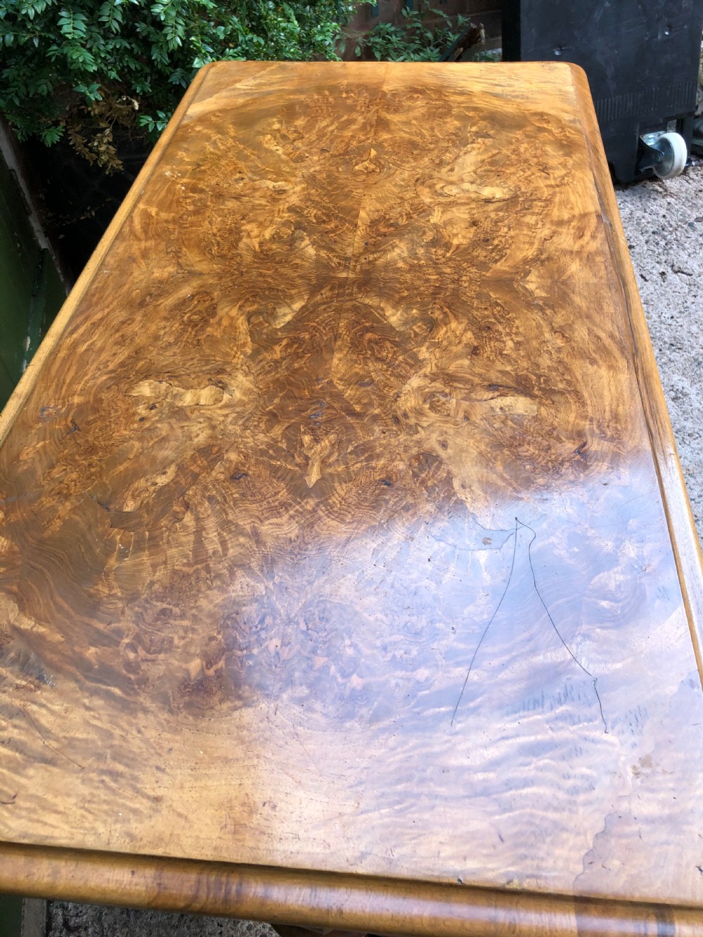Mid C19th early Victorian period carved walnut centre or library table of free-standing form . View IV