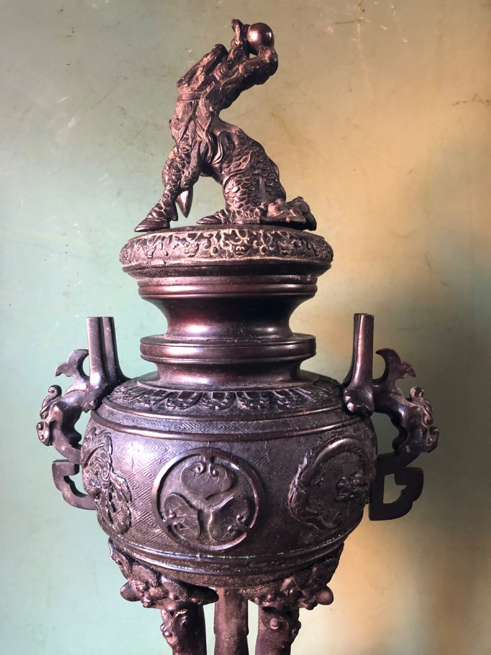 Late C19th Japanese Meiji period (1868-1912)  bronze ‘Koro’ or incense-burner. View X