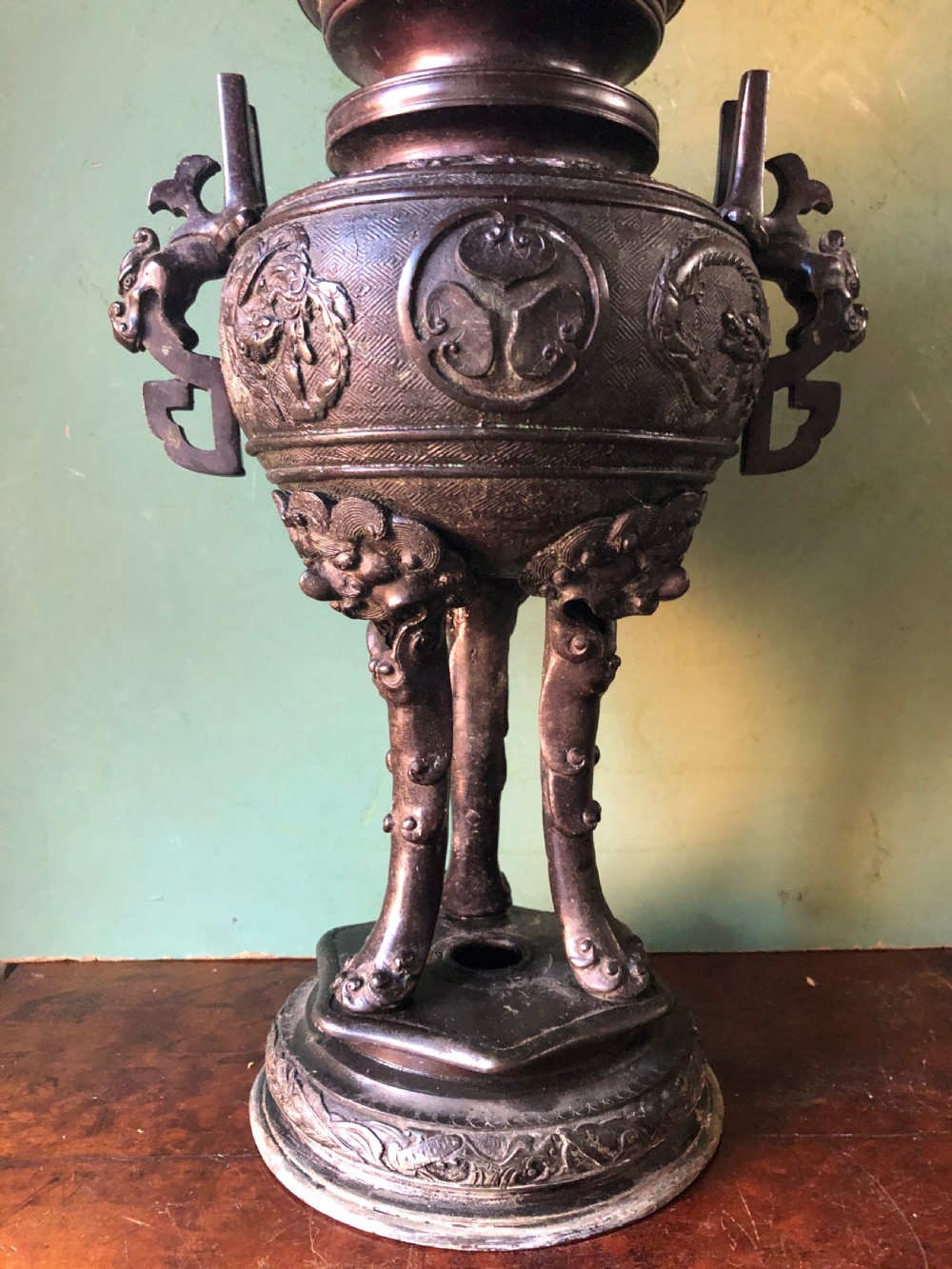Late C19th Japanese Meiji period (1868-1912)  bronze ‘Koro’ or incense-burner. View XXIII