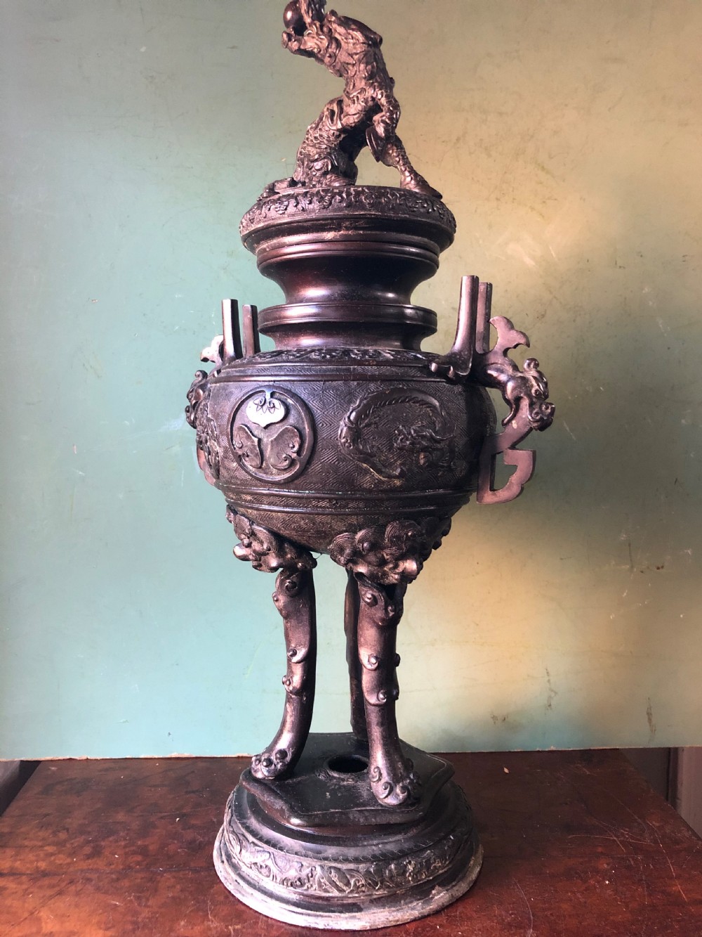 Late C19th Japanese Meiji period (1868-1912)  bronze ‘Koro’ or incense-burner. View XXIV