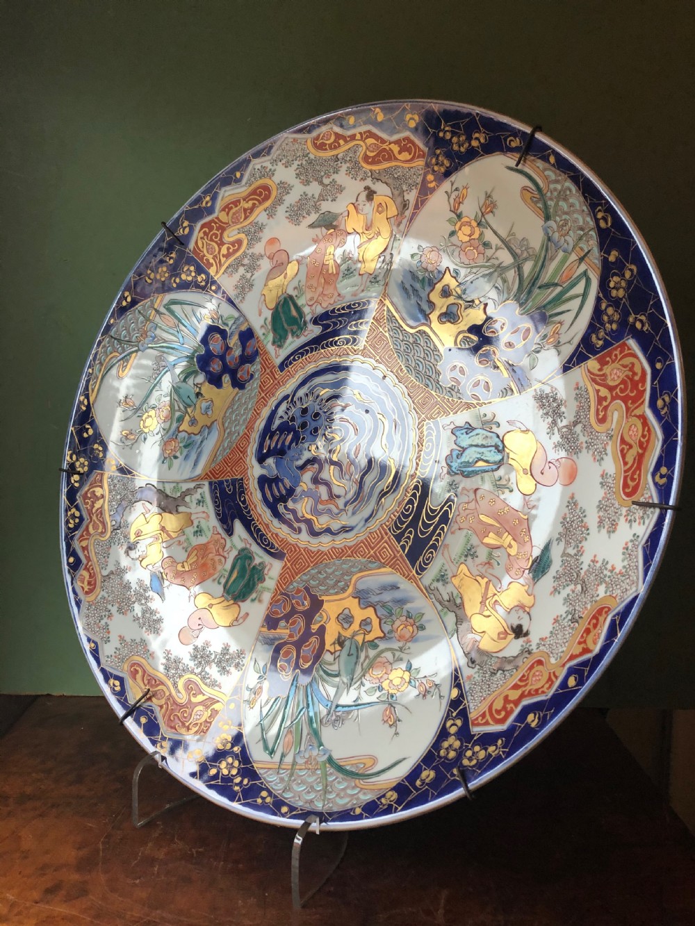 Late C19th Japanese Meiji period porcelain charger decorated in the Imari palette. View XI