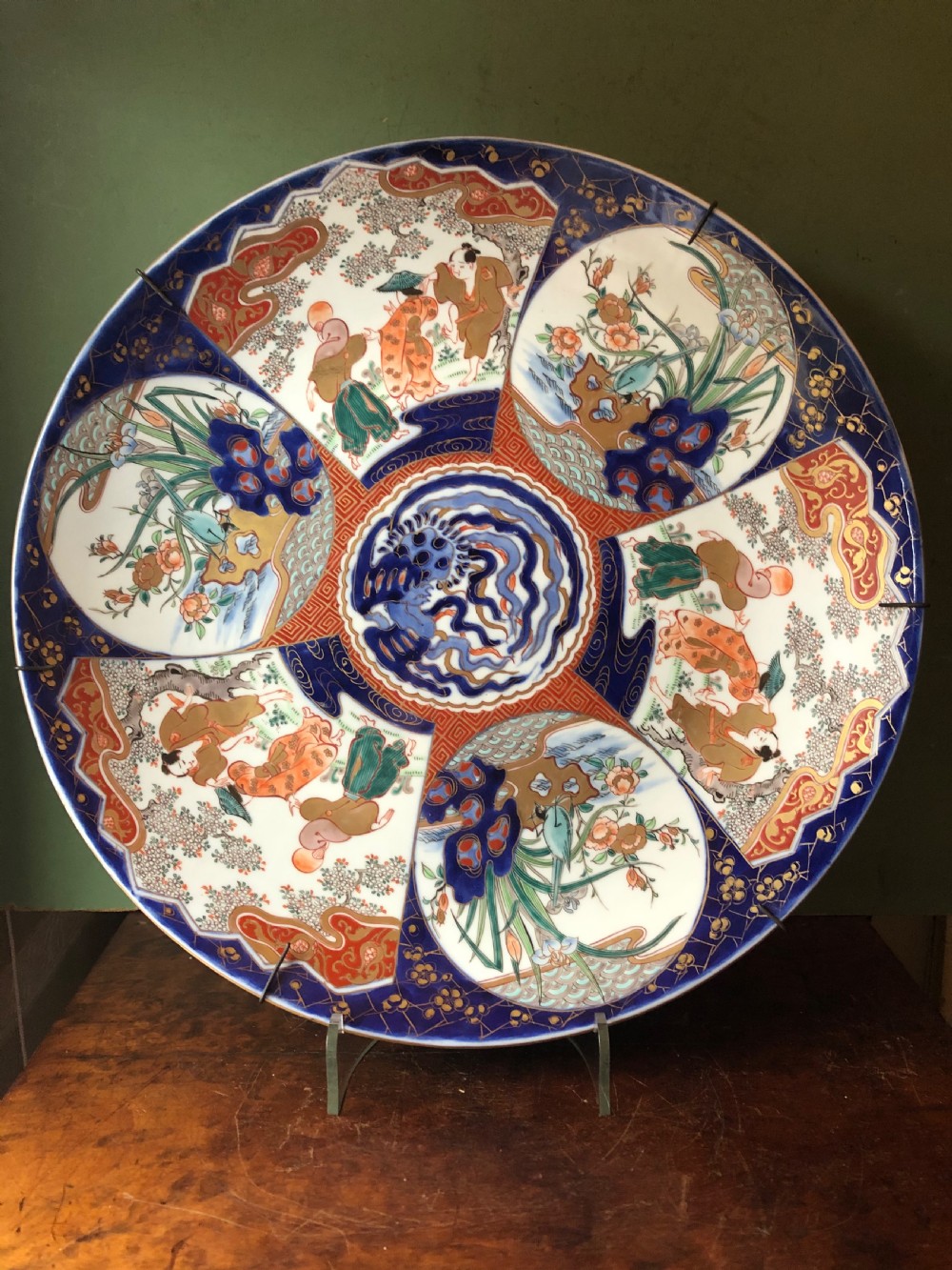 Late C19th Japanese Meiji period porcelain charger decorated in the Imari palette. View XII