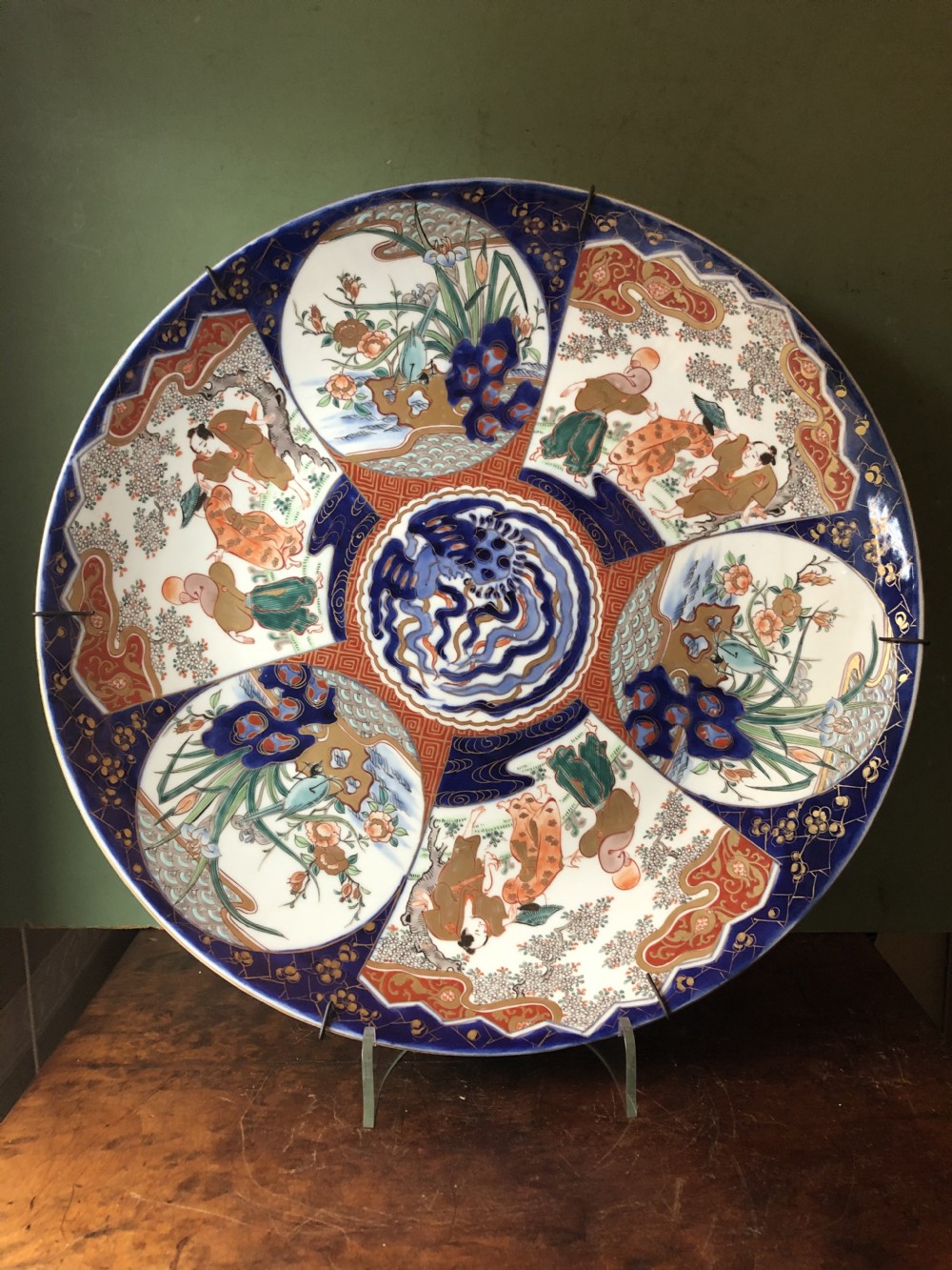 Late C19th Japanese Meiji period porcelain charger decorated in the Imari palette. View XIV