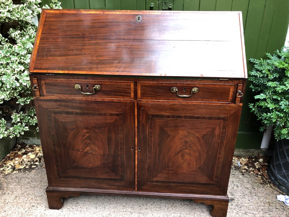 Late C18th mahogany Sheraton period  ‘estate’ bureau of impressive scale and proportions.
