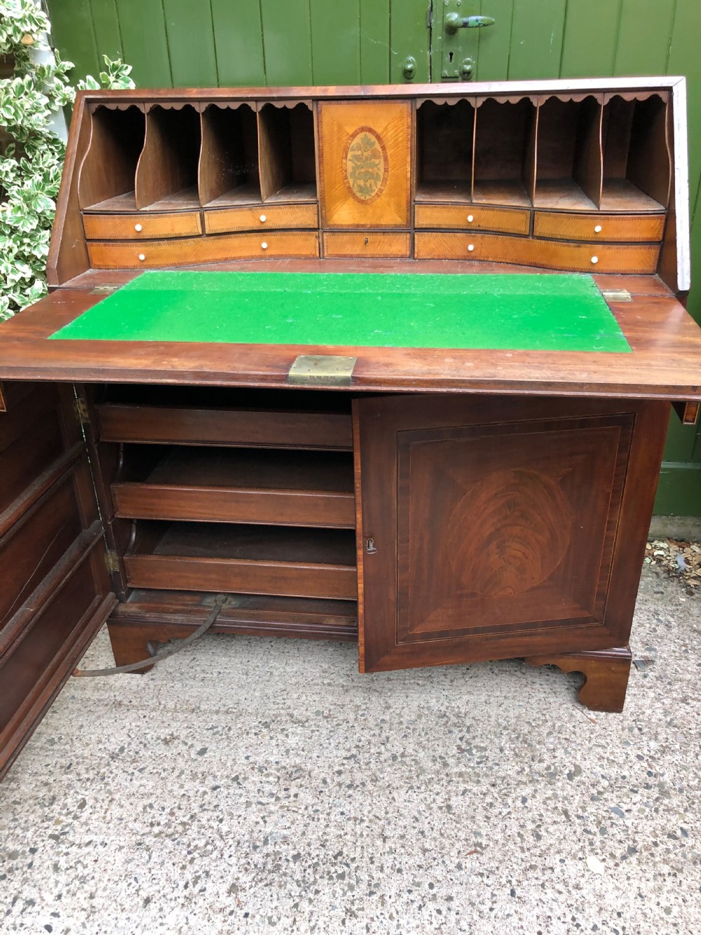 Late C18th mahogany Sheraton period  ‘estate’ bureau of impressive scale and proportions. View XII