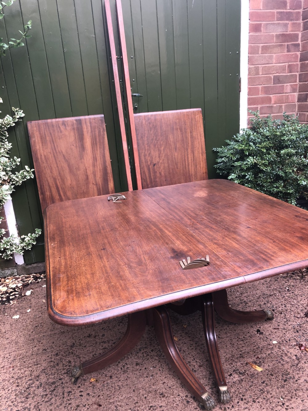 Fine early C19th Regency period mahogany twin-pillar dining table. View XIX