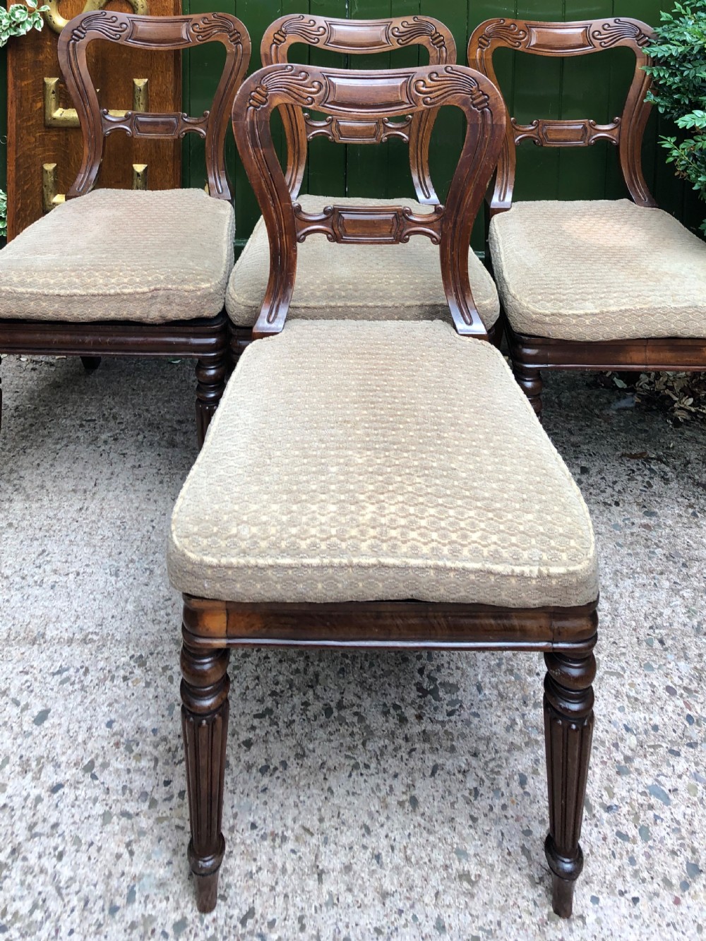 Set of 4 early C19th George IV period carved mahogany dining or side chairs attributed to Gillows of Lancaster. View III