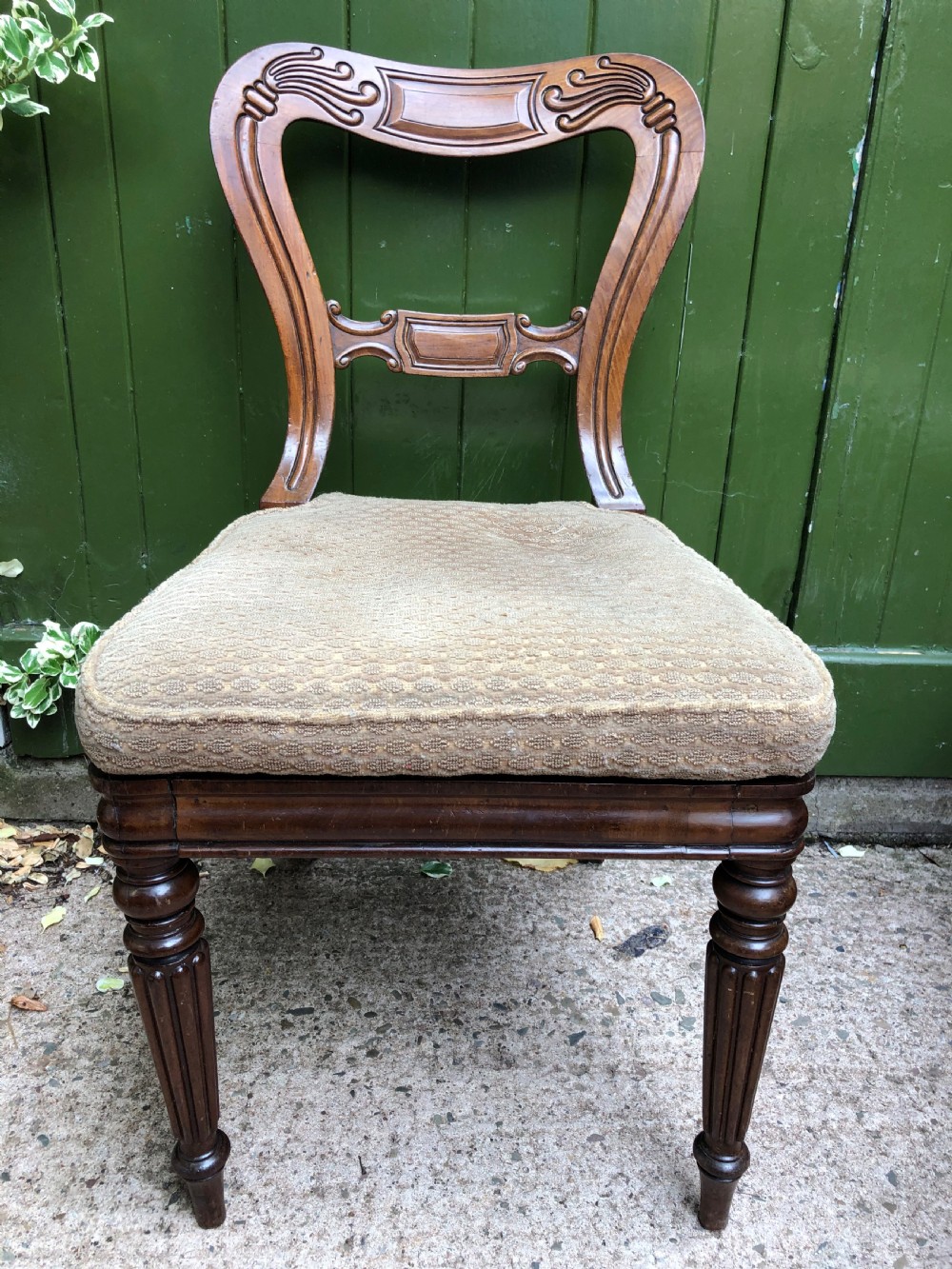 Set of 4 early C19th George IV period carved mahogany dining or side chairs attributed to Gillows of Lancaster. View XI