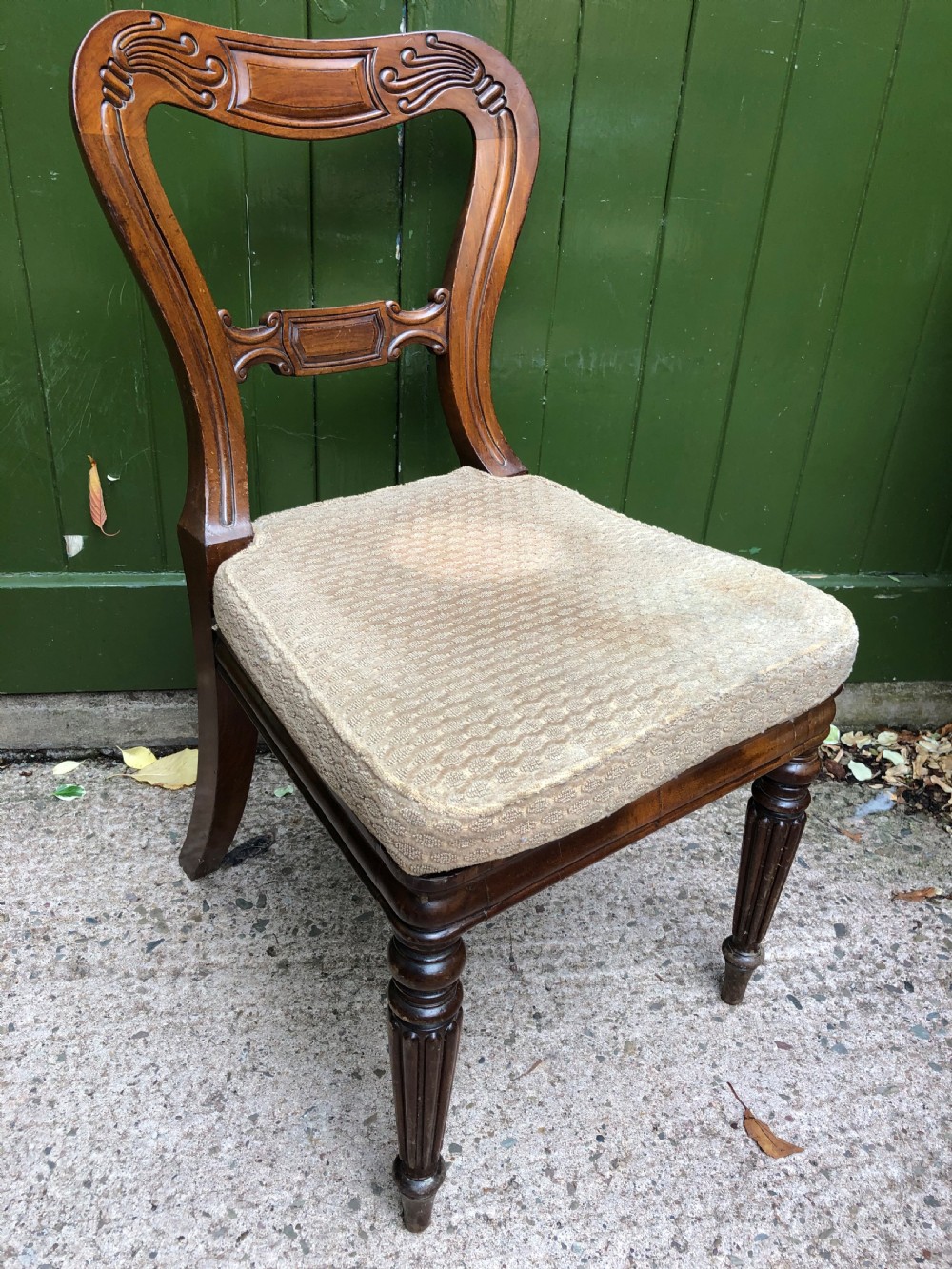 Set of 4 early C19th George IV period carved mahogany dining or side chairs attributed to Gillows of Lancaster. View XV