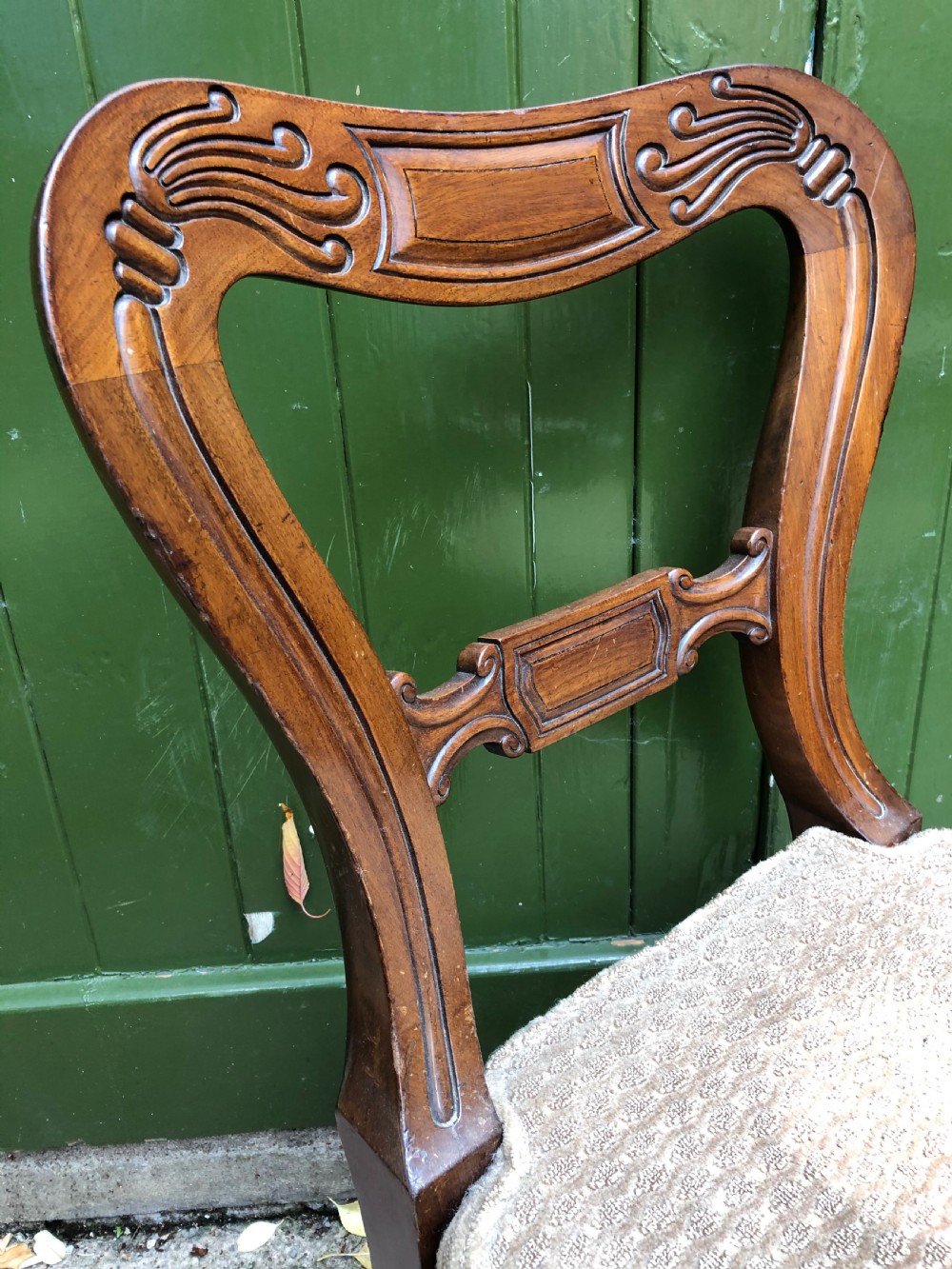 Set of 4 early C19th George IV period carved mahogany dining or side chairs attributed to Gillows of Lancaster. View XVI