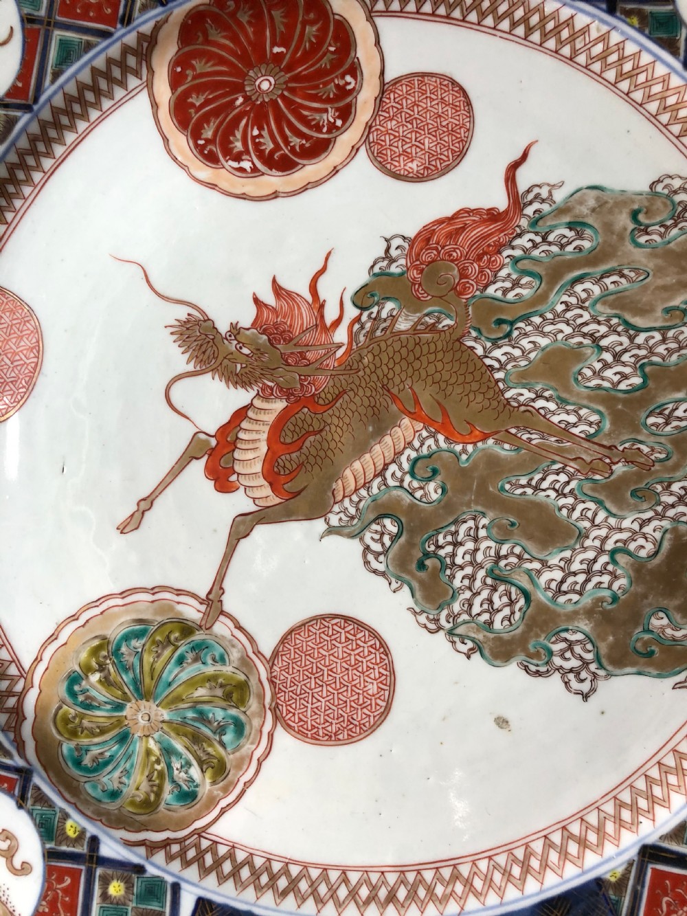 Late C19th Japanese Meiji period porcelain charger decorated in the Imari palette. View IV