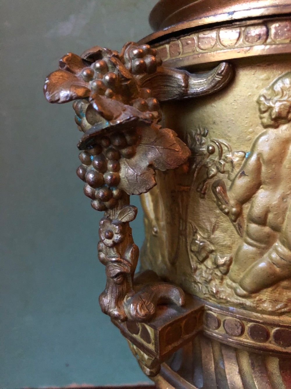 Late C19th French Napoleon III period ormolu bronze ‘Bacchus’ urn or wine-cooler in the style of Clodion. View VI
