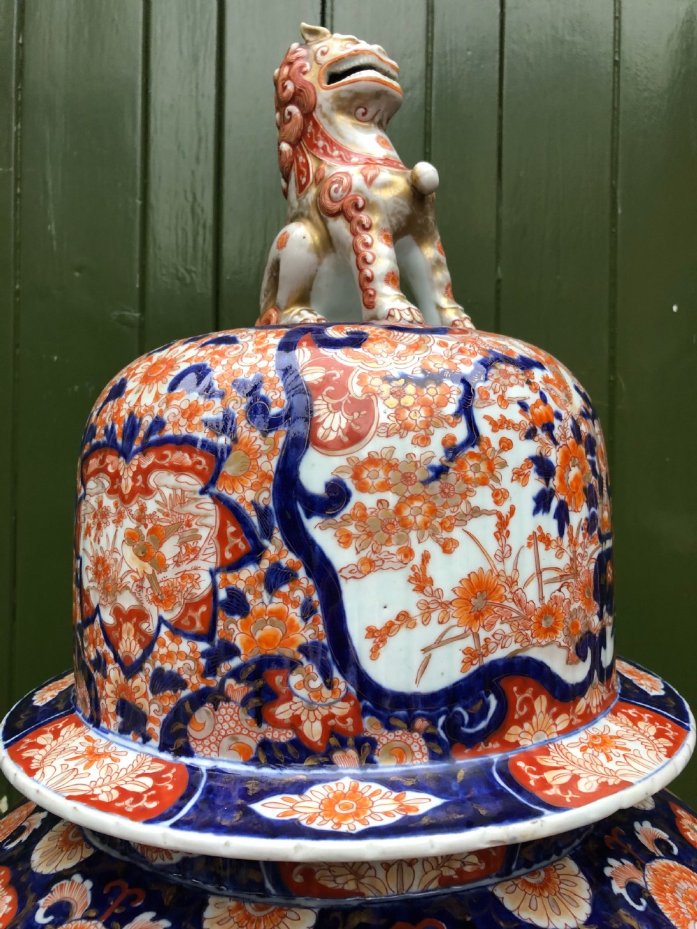 A magnificent large-scale C19th Japanese Meiji period porcelain vase and cover decorated in the Imari palette. View IV